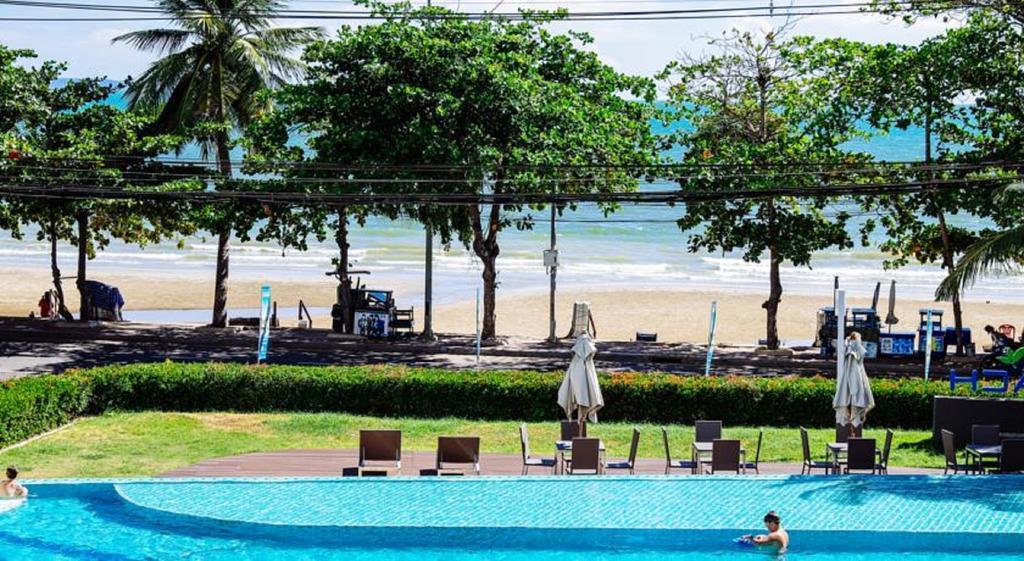 Lpn Park Beach Tour B Pantai Jomtien Bagian luar foto